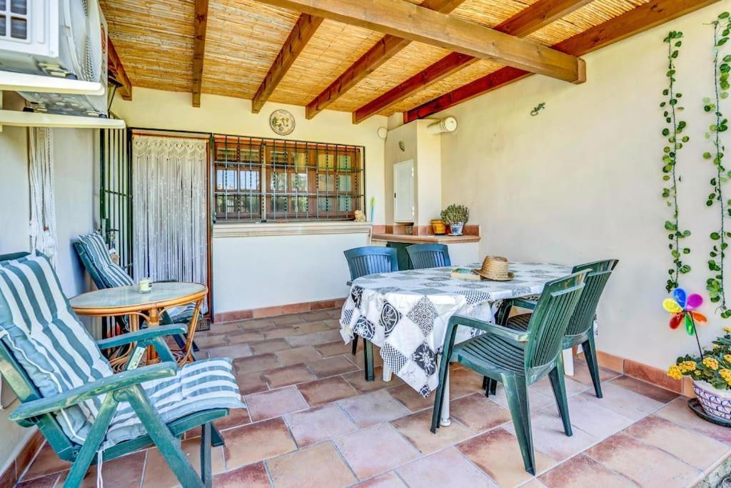 Villa La Isla Casa Barnaby à Platja de Larenal Extérieur photo