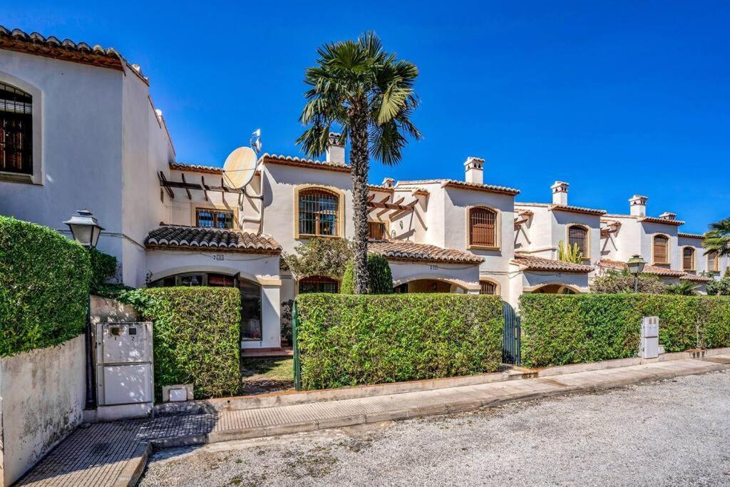 Villa La Isla Casa Barnaby à Platja de Larenal Extérieur photo