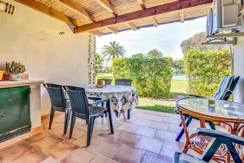 Villa La Isla Casa Barnaby à Platja de Larenal Extérieur photo