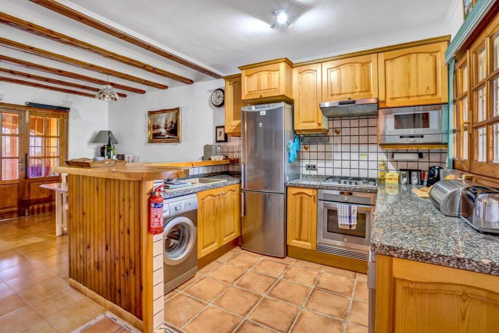 Villa La Isla Casa Barnaby à Platja de Larenal Extérieur photo