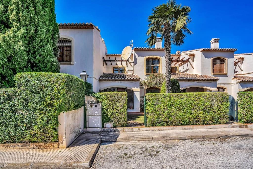 Villa La Isla Casa Barnaby à Platja de Larenal Extérieur photo
