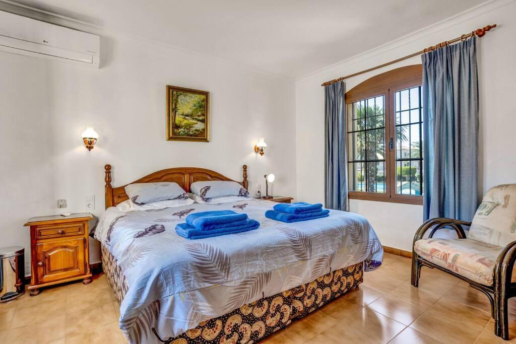 Villa La Isla Casa Barnaby à Platja de Larenal Extérieur photo
